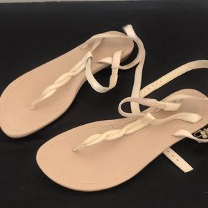 New Cream color Uggs